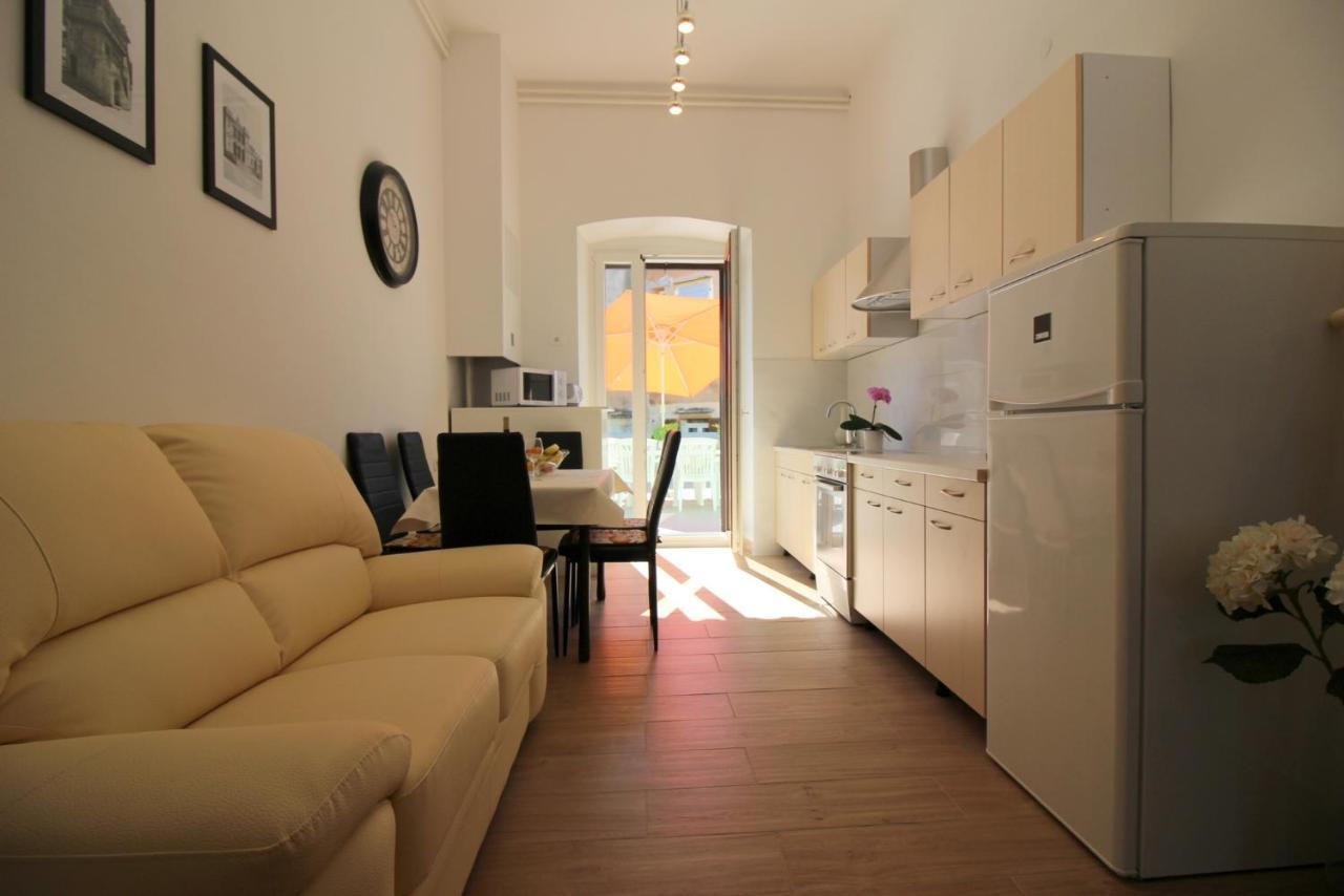 Apartment Old City Poreč Extérieur photo